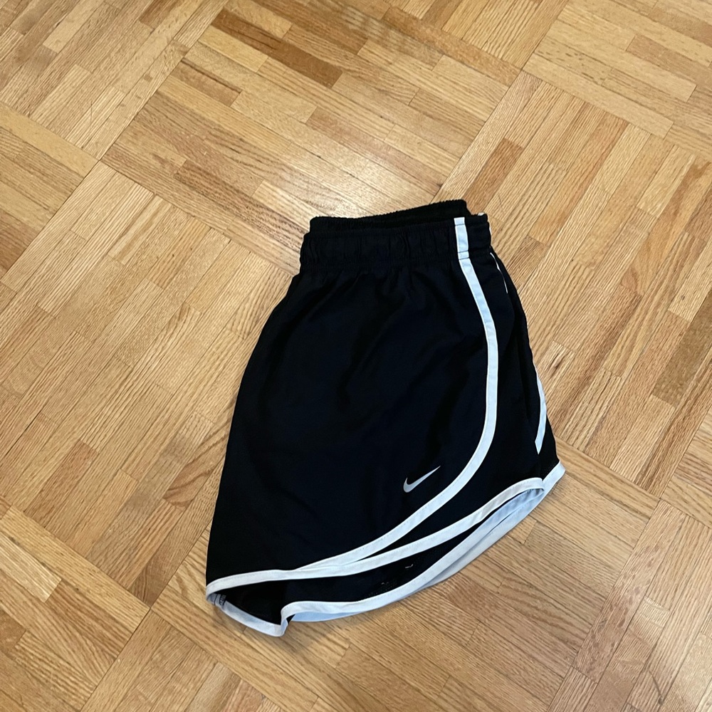 black nike tempo running shorts